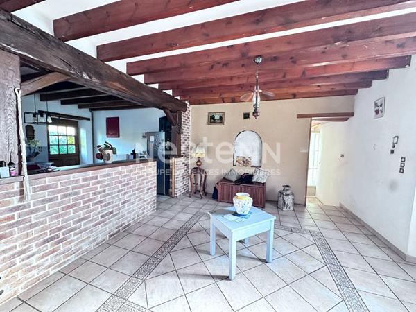 Vente belle maison de caractère 195.6 m² avec 5 chambres à Chahaignes (72340)