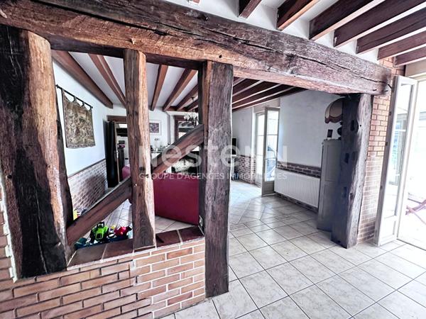 Vente belle maison de caractère 195.6 m² avec 5 chambres à Chahaignes (72340)