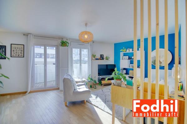 Appartement 3 pièces de 64m²- au 1er étage sans vis à vis- Balcon et Parking.