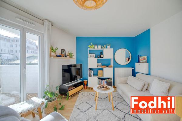 Appartement 3 pièces de 64m²- au 1er étage sans vis à vis- Balcon et Parking.