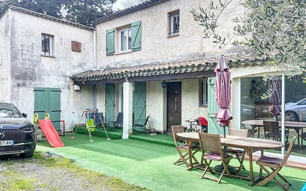 Maison à vendre    6 pièces • 152,55 m2 Villeneuve-Loubet
