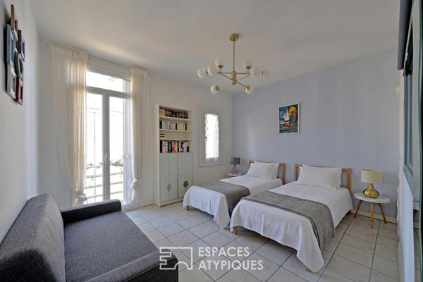 Maison de ville avec terrasse tropézienne de 30 m² et vue mer