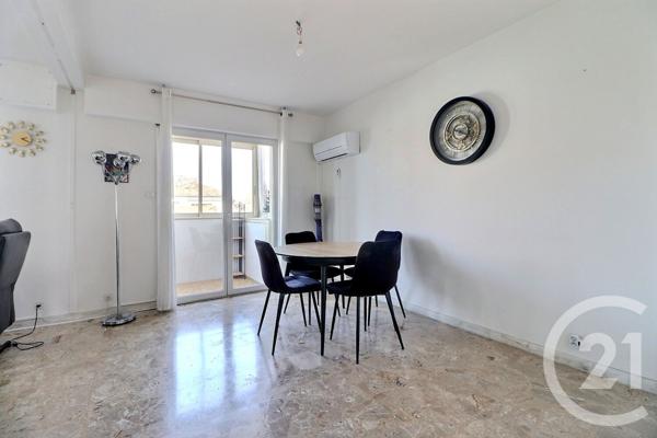 Appartement F3 à vendre  3 pièces - 64,72 m2 ST RAPHAEL - 83