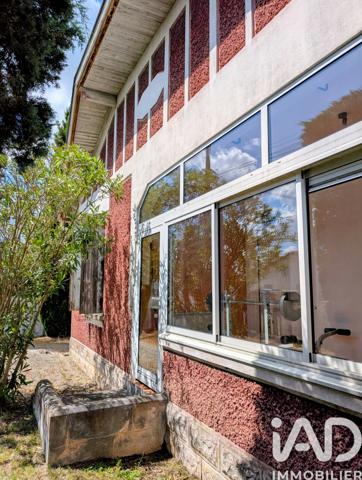 Maison à vendre 5 pièces 103,5 m² Saint-Seurin-sur-l'Isle