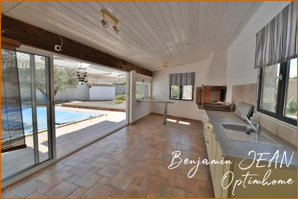 Maison de plain-pied 166m² avec piscine sur 1200m² à Sérignan – Gros potentiel !