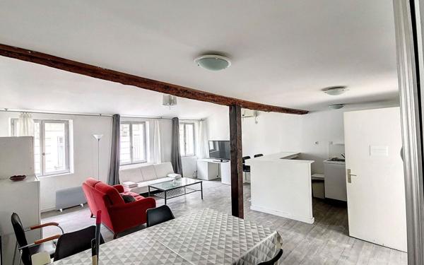 Appartement à vendre    3 pièces •  Toulon