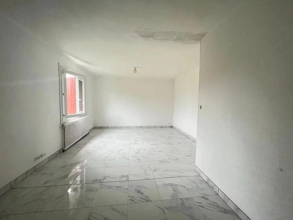 Vente                                                      Maison
                        
                     4 pièces                      83 m2                     à Lussac-les-Châteaux