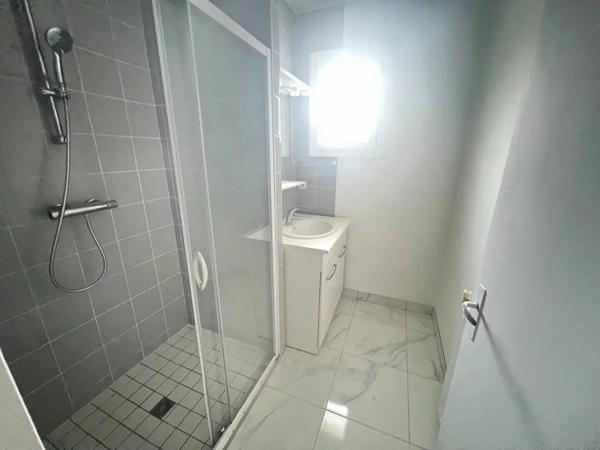 Vente                                                      Maison
                        
                     4 pièces                      83 m2                     à Lussac-les-Châteaux