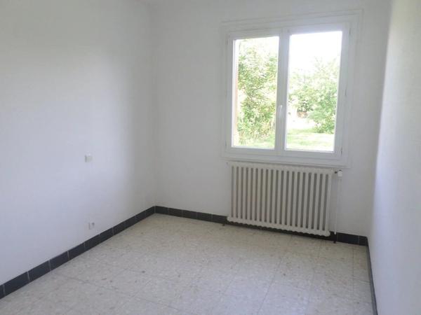 Vente                                                      Maison
                        
                     4 pièces                      83 m2                     à Lussac-les-Châteaux