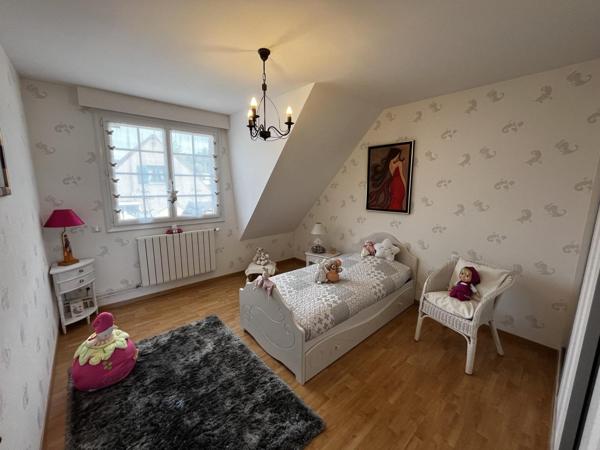 Charmante maison de 195m2 avec garage et vie plain pied