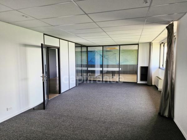 PLATEAU DE BUREAUX 167 M² À LOUER – AIX-EN-PROVENCE Proximité centre-ville – Immeuble tertiaire et médical – Espace lumineux et modulable