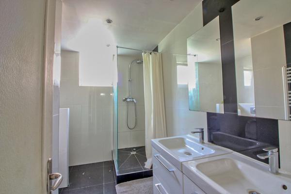 Appartement avec 4 chambres entre le centre ville et Fontaine Michalon