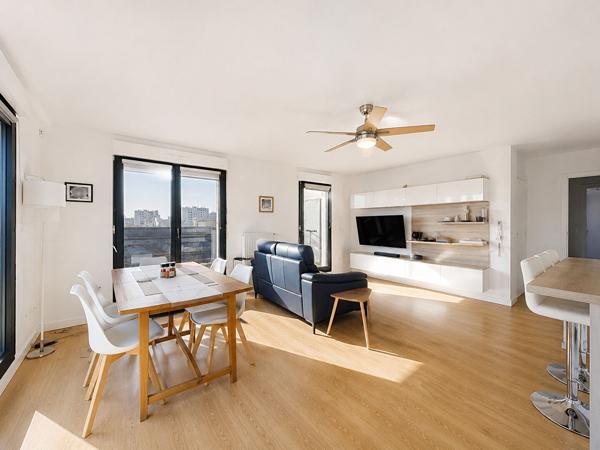 Appartement 3 pièces de 72 m² avec terrasse de 42m2 -SUD -vue Tour eiffel - Colombes