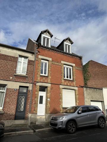 Location                                                      Maison
                        
                     5 pièces                      124 m2                     à Saint-Quentin