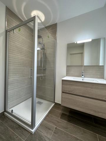 Location                                                      Maison
                        
                     5 pièces                      124 m2                     à Saint-Quentin