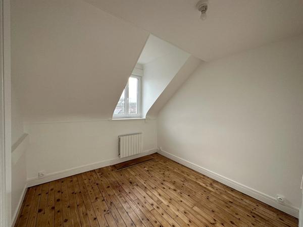 Location                                                      Maison
                        
                     5 pièces                      124 m2                     à Saint-Quentin
