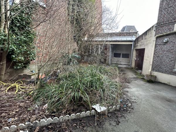 Location                                                      Maison
                        
                     5 pièces                      124 m2                     à Saint-Quentin