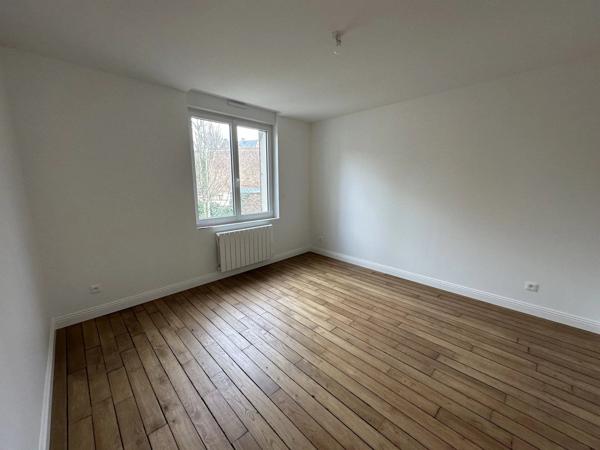 Location                                                      Maison
                        
                     5 pièces                      124 m2                     à Saint-Quentin