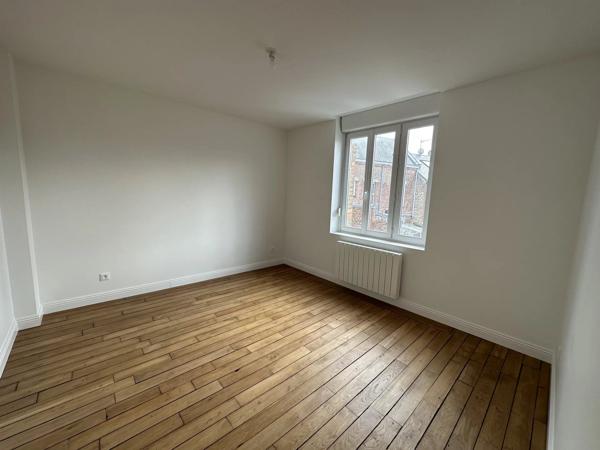 Location                                                      Maison
                        
                     5 pièces                      124 m2                     à Saint-Quentin