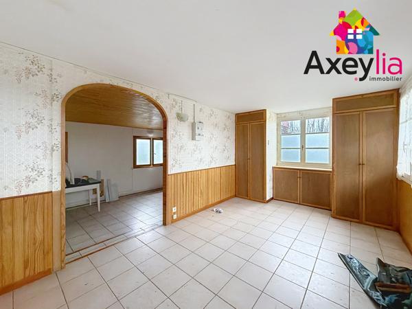 Villerest (42300) A VENDRE - VILLEREST PROCHE BARRAGE - TERRAIN VIABILISÉ DE 1609M2 EN PARTIE CONSTRUCTIBLE AVEC CHALET