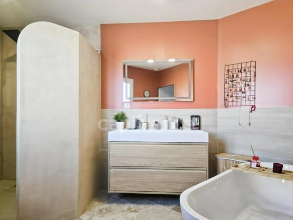 Pavillon contemporain de 151 m² avec 4 chambres dont une suite parentale à 10 min du Mans