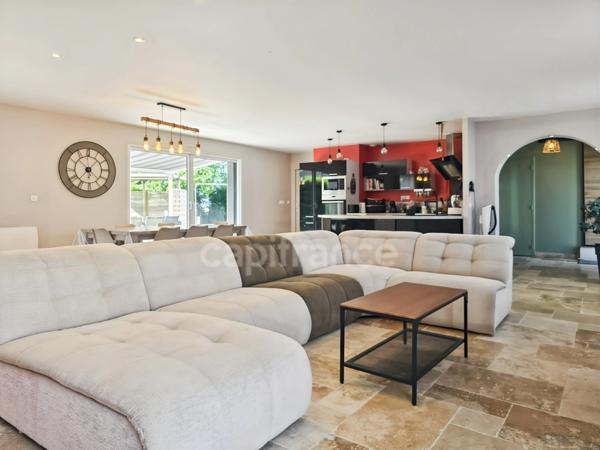 Pavillon contemporain de 151 m² avec 4 chambres dont une suite parentale à 10 min du Mans