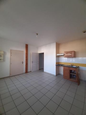 Appartement * 2 Pièces * 37 M² * 19110 Bort-les-orgues * 260  € * 15  € * 275  €