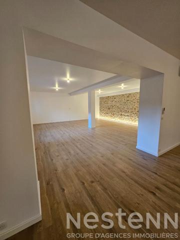 IMMEUBLE AVEC LOCAL PROFESSIONNEL 130 M² + APPARTEMENT T4 AVEC TERRASSE A LA LONDE-LES-MAURES