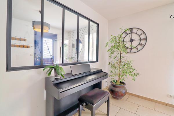 VILLA TYPE 6 AVEC JARDIN PAYSAGE PISCINE CHAUFFEE GARAGE A GREOUX LES BAINS