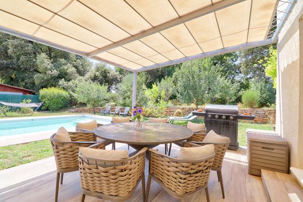 VILLA TYPE 6 AVEC JARDIN PAYSAGE PISCINE CHAUFFEE GARAGE A GREOUX LES BAINS