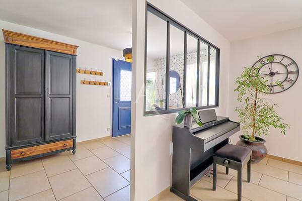 VILLA TYPE 6 AVEC JARDIN PAYSAGE PISCINE CHAUFFEE GARAGE A GREOUX LES BAINS