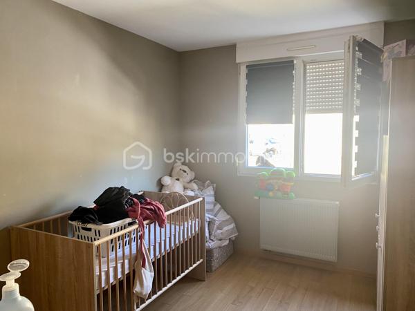 PAVILLON INDIVIDUEL 120m2
Superbe opportunité pour cette maison F5 située dans un environnement calme du village de FOLSCHVILLER

Actuellement louée 900 € par mois, c'est un investissement sûr !
Avec la possibilité de l'habiter sous peu ! 

-CALME
-CHAUFFAGE GAZ
-GARAGE-CAVE-TERRASSE-JARDIN 

Je reste disponible avec plaisir pour toute visite !