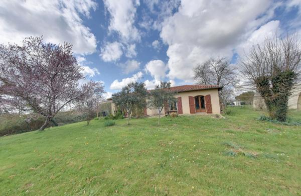 Maison plain-pied 110 m² ? Terrain arboré +3000 m² ? Garage 100 m² ? Sans vis-à-vis