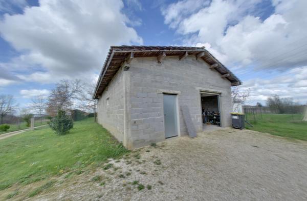 Maison plain-pied 110 m² ? Terrain arboré +3000 m² ? Garage 100 m² ? Sans vis-à-vis