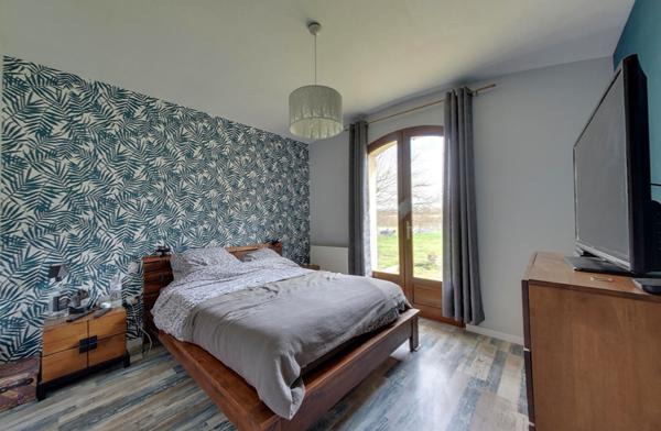 Maison plain-pied 110 m² ? Terrain arboré +3000 m² ? Garage 100 m² ? Sans vis-à-vis