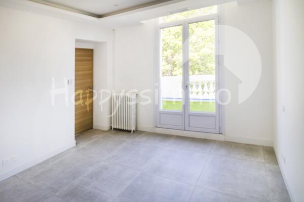 Appartement
                                                                                                                                                                                                                                                                                                                        5 pièce(s)                                                                                                                                                                                                          3 chambre(s)                                                                                                                                                                                                          110  m²