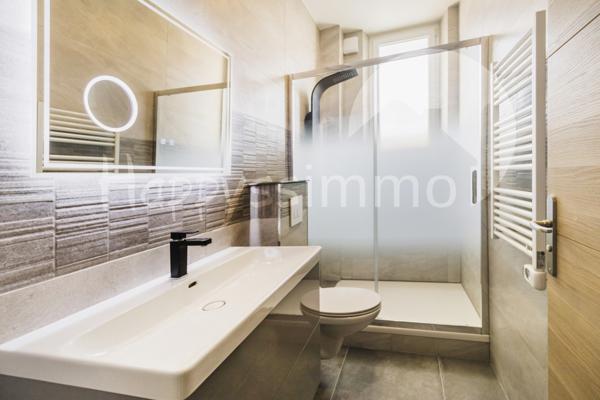 Appartement
                                                                                                                                                                                                                                                                                                                        5 pièce(s)                                                                                                                                                                                                          3 chambre(s)                                                                                                                                                                                                          110  m²