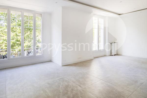 Appartement
                                                                                                                                                                                                                                                                                                                        5 pièce(s)                                                                                                                                                                                                          3 chambre(s)                                                                                                                                                                                                          110  m²