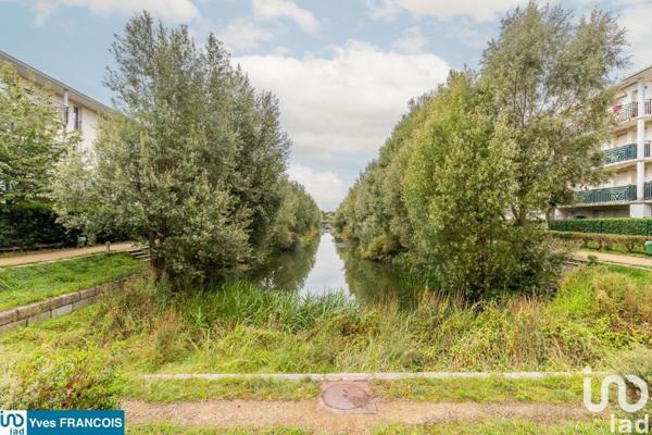 Appartement 2 pièces de 44 m² à Sainte-Geneviève-des-Bois (91700)