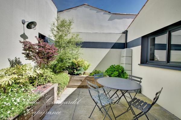 MARSILLY, Villa contemporaine de plain-pied, 4 chambres, avec piscine, sans vis à vis, à deux pas de l’océan