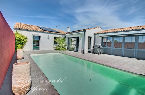 MARSILLY, Villa contemporaine de plain-pied, 4 chambres, avec piscine, sans vis à vis, à deux pas de l’océan