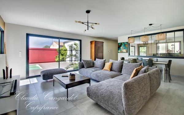 MARSILLY, Villa contemporaine de plain-pied, 4 chambres, avec piscine, sans vis à vis, à deux pas de l’océan
