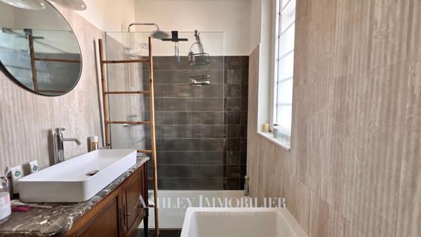 A VENDRE MAISON TYPE 5 AVEC GARAGE - LAROCHELLE LA GENETTE