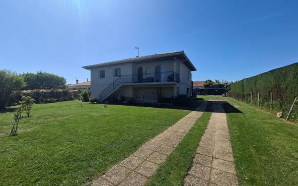 Maison à louer    4 pièces • 93 m2 Benquet
