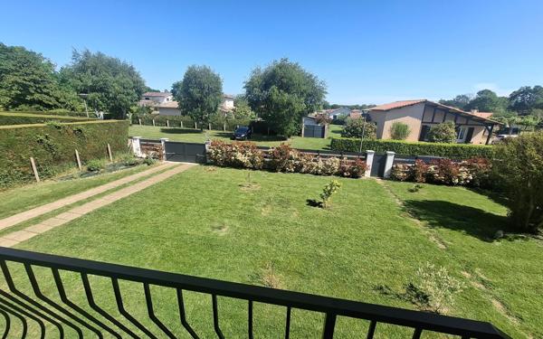Maison à louer    4 pièces • 93 m2 Benquet