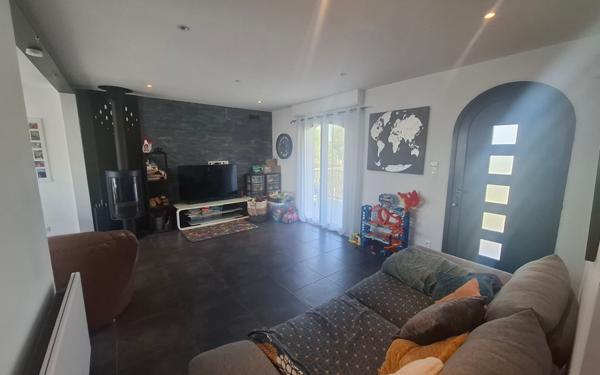 Maison à louer    4 pièces • 93 m2 Benquet