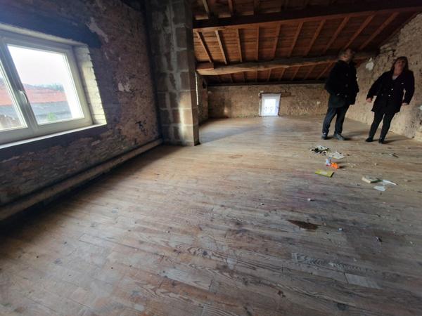 Maison à vendre 4 pièces proche de VITTEL (88) avec partie dépendances et terrain de 532 m2