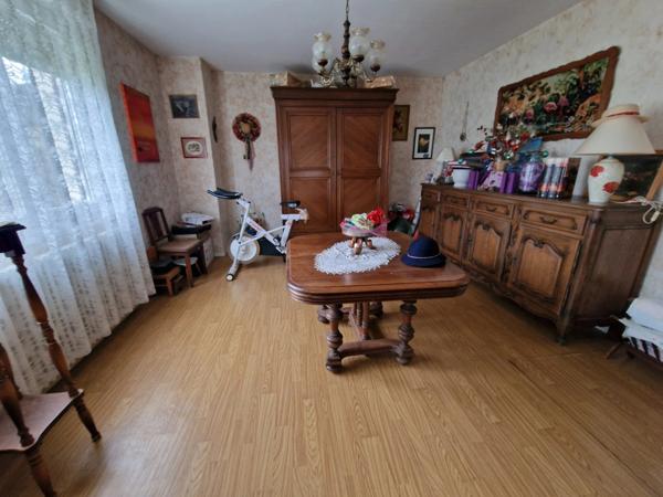 Dpt Vosges (88), à vendre proche VITTEL MIRECOURT - MAISON de village T6 de 324 m2 + HANGAR / 1500 m2 TERRAIN