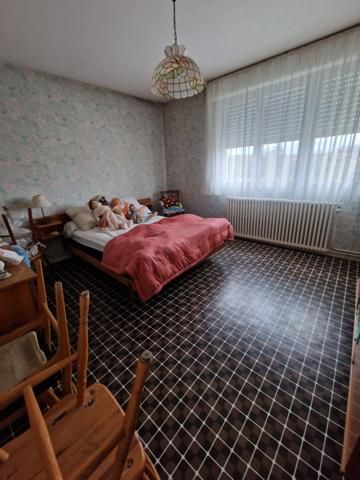 Dpt Vosges (88), à vendre proche VITTEL MIRECOURT - MAISON de village T6 de 324 m2 + HANGAR / 1500 m2 TERRAIN