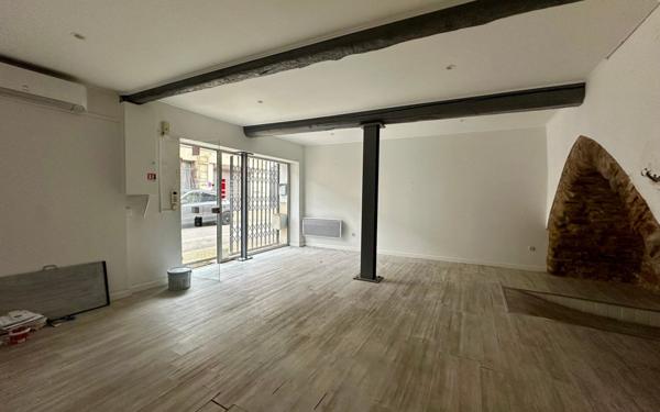 Immeuble à vendre    7 pièces • 210,44 m2 Milhaud